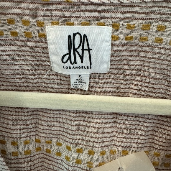 Neutral Puff Sleeve Buttoned Tie-waist Blouse - Picture 2 of 2